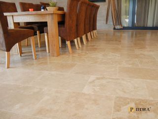 Naturalny trawertyn wprowadza do wnętrza elegancję, której sztuczne płytki nigdy nie osiągną. Każdy element to unikat...